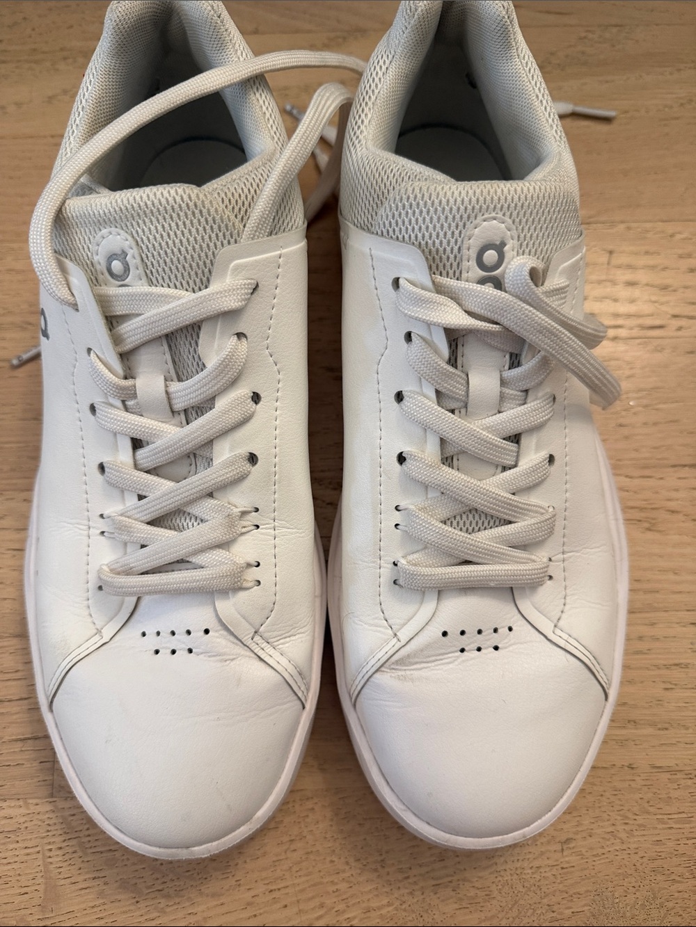 On Running Roger Federer White Low-Top Women's Sneakers